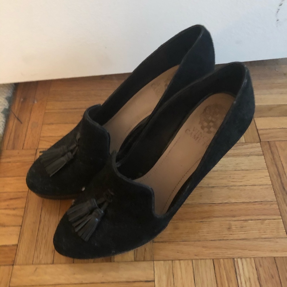 Black gently used Vince Camuto heels